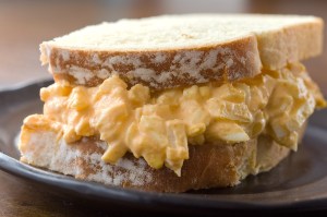 sriracha-egg-salad-sandwich